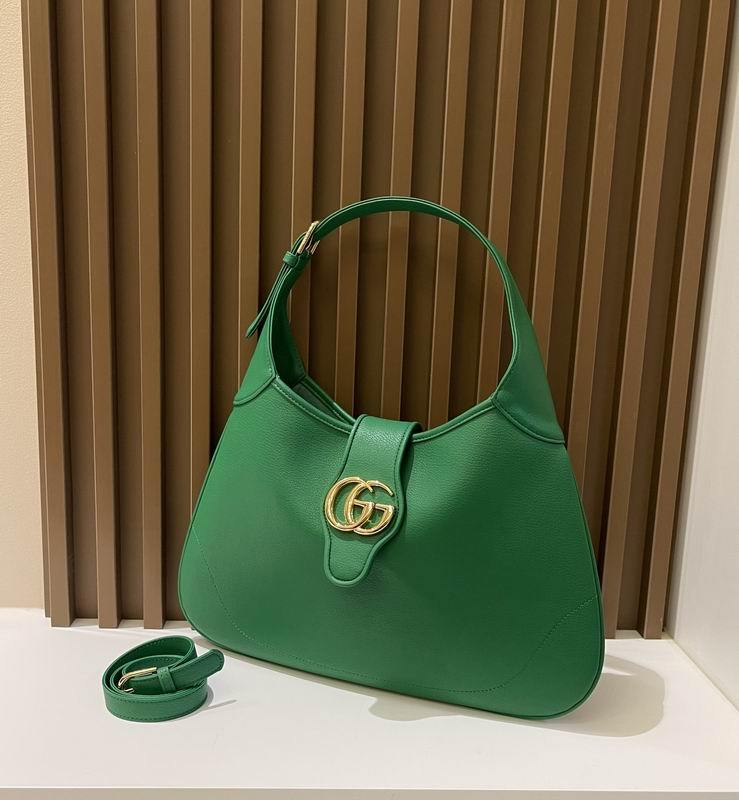 Gucci Handbags 946